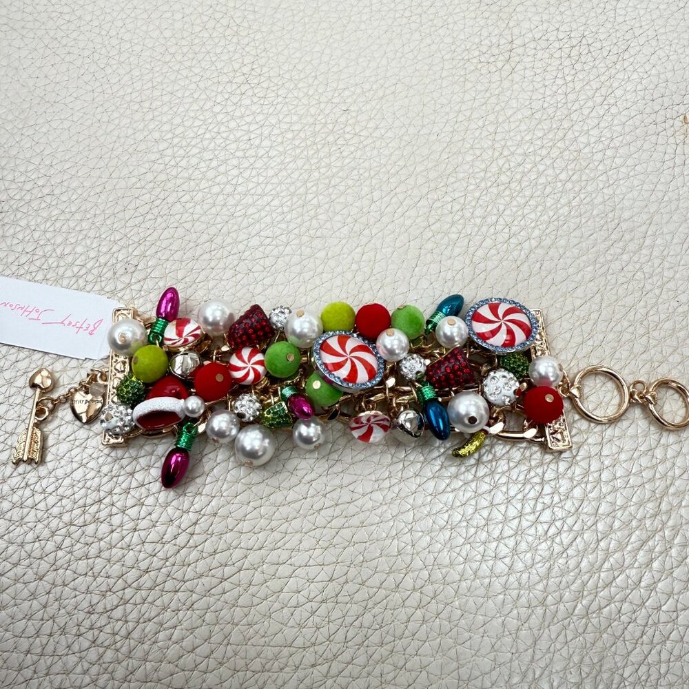 NWT BETSEY JOHNSON HOLIDAY CANDY STATEMENT BRACELET GOLD TONE MULTI $168 - Picture 3 of 6